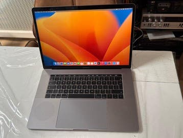 Apple MacBook Pro 15.5, QuadCore i7, 16GB RAM, 1TB NVMe -, Nieuw