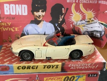 Corgi 1:43 - Modelauto, Nieuw