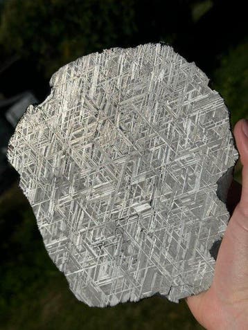 XXL Muonionalusta - ijzeren meteoriet - volledig geëtste, Verzamelen, Mineralen en Fossielen