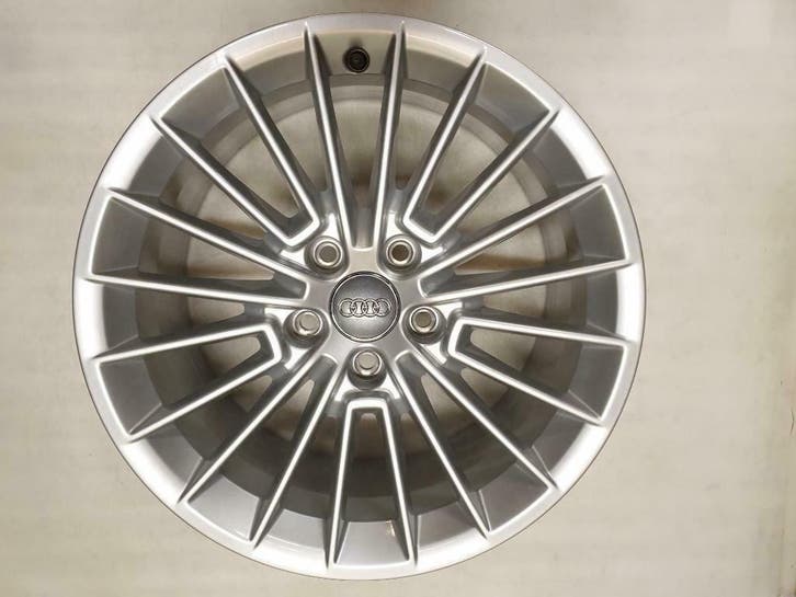 Originele Audi A3 8Y 8Y0601025B lichtmetalen velgen 17 inch, Auto-onderdelen, Banden en Velgen, Velg(en), Nieuw, 17 inch, Personenwagen
