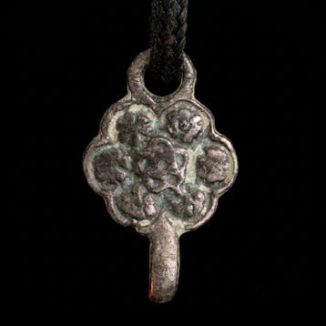 Viking periode Zilver Uitstekende hanger – “Black Sun” stijl