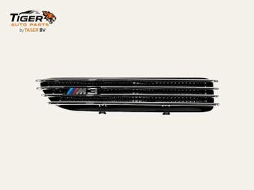 BMW E46 Spatbordrooster Links 1998-2005 Nieuw, Auto-onderdelen, Carrosserie en Plaatwerk, Nieuw, Voor, BMW, Spatbord