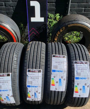 195/65r15 91V Dot26. Nieuwe Banden Made in Europe, Auto-onderdelen, Banden en Velgen, Ophalen, 15 inch, Nieuw, Band(en)