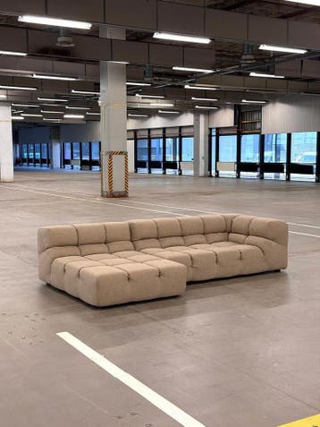 BB Italia Tufty Time | Mocca | NIEUWSTAAT + Garantie, 250 tot 300 cm, Ophalen of Verzenden, Zo goed als nieuw, Bank Hoekbank Bankstel Bankje Loungebank Banken Chaise Lounge 