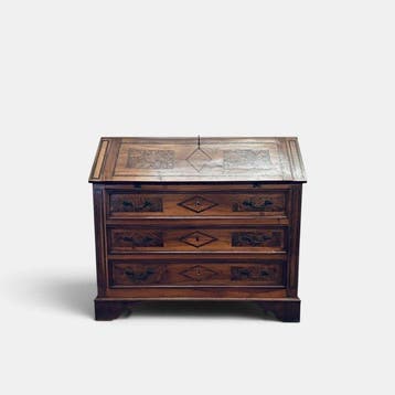 Credenza - Knoesthout