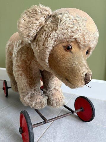 Steiff - Pluche dier Rollbär / Ride-on wheeled teddy bear -