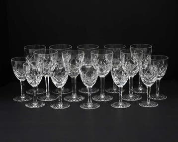 Een verzameling Baccarat glazen, Frankrijk, 20e eeuw (25), Gebruikt