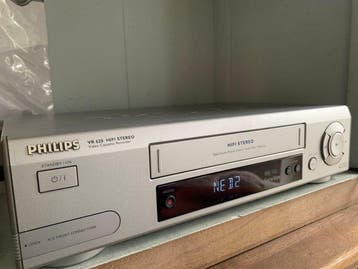 Philips VR620 HIFI STEREO VHS-speler met afstandsbediening, Verzamelen, Fotografica en Filmapparatuur