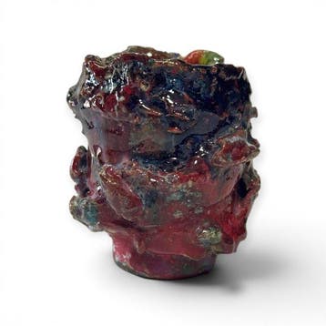 Ishii Sokuy – handgebouwde guinomi met vulkanische Yhen, Antiek en Kunst