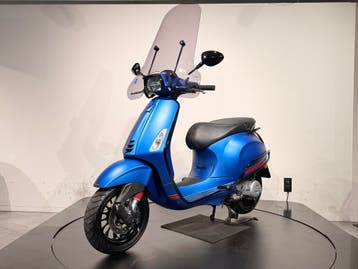 Vespa Sprint S Blue Vivace black edition | 2022 | SNOR/BROM, Gebruikt, Ophalen of Verzenden, Benzine