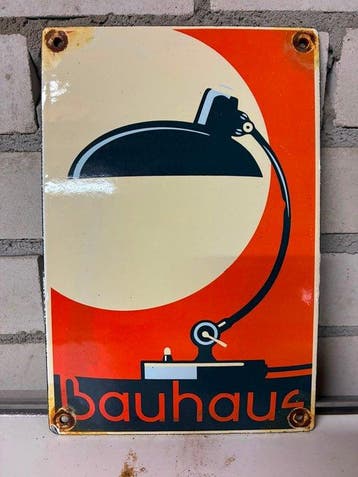 Bauhaus – Iconisch design emaille reclamebord met bureaulamp, Antiek en Kunst, Antiek | Wandborden en Tegels