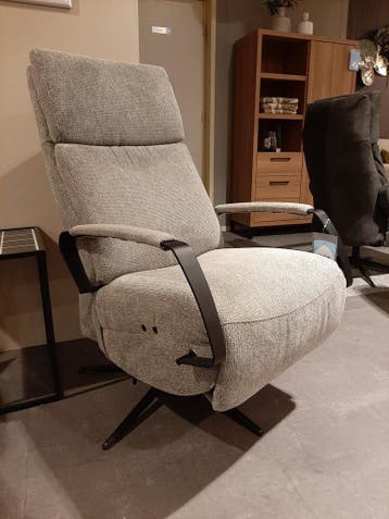 Relaxfauteuil Laterza elektrisch **SHOWROOMMODEL**, Huis en Inrichting, Nieuw, Stof
