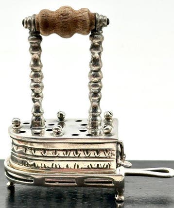 No reserve-Zeer grote,zware tweedelige zilveren Miniatuur