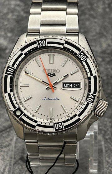 Seiko - 5 Sports Special Edition Retro Colour Collection -, Nieuw