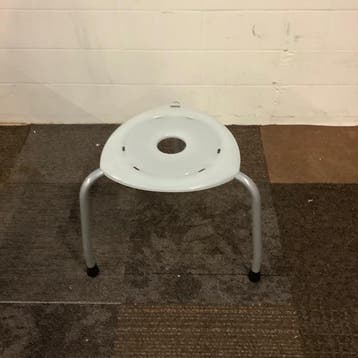 ahrend 262 werkkruk, drie poots zonder wielen, zith. 40 cm,, Ophalen of Verzenden, Gebruikt