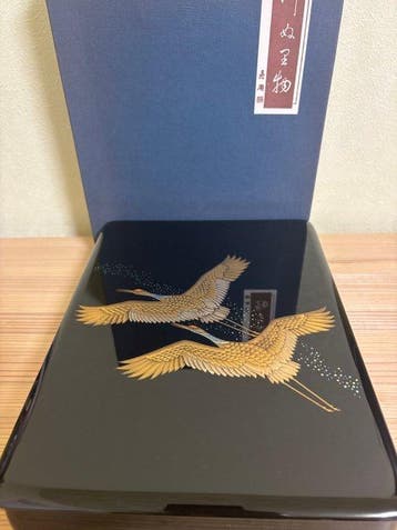Doos - Hout, lak, goudpoeder - FubakoGouden maki-e