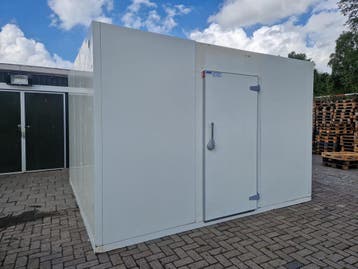 Vriescel 376 x 346 x 256 cm, Nieuw in verpakking, Koelen en Vriezen