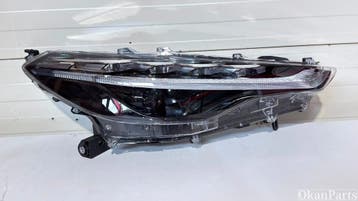 Toyota Corolla Cross LED rechter koplamp rechts 8111016840, Auto-onderdelen, Ophalen, Gebruikt
