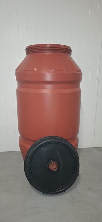 240 liter vat met draaideksel/regenton, Ophalen, Kunststof, 150 liter of meer, Zo goed als nieuw