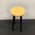 barkruk zithoogte 77 cm, Houten zitiing -  Zwart metalen, Huis en Inrichting, Barkrukken, Ophalen of Verzenden, Gebruikt, Hout