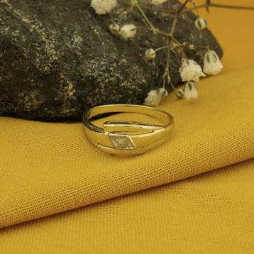 Gouden ring met diamant, Gebruikt, Ophalen of Verzenden, 17 tot 18, Met edelsteen