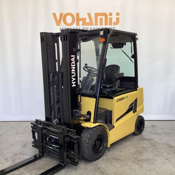 Hyundai 25BH-9 Elektrische Heftruck --Met NIEUWE batterij--, Zakelijke goederen, Machines en Bouw | Heftrucks en Intern transport
