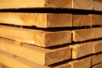 HOUT ACTIE! Douglas balk van 5x15cm nu voor €4,10 pm1, Nieuw, Ophalen of Verzenden, Balk, Overige houtsoorten