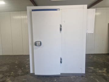 Vriescel 170 x 110 x 211 cm stekker klaar, Nieuw in verpakking, Koelen en Vriezen