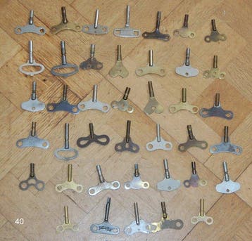 opwindsleutels (40) - - IJzer - 1900-1910, Antiek en Kunst, Antiek | Klokken