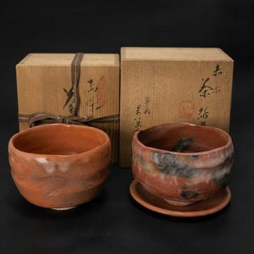 Manjudo Kyoto - Chawan (2) - Aardewerk - Rood geglazuurd,