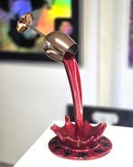 Patryk Konrad - Wine pour frozen frame sculpture - Keith