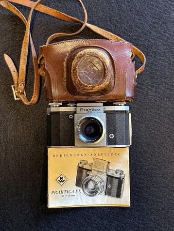Praktica FX + Carl Zeiss Jena Tessar 2,8/50mm + Case &, Nieuw