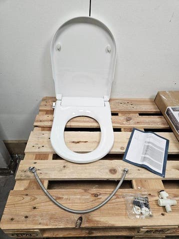 Douche WC Zitting Wiesbaden Flush Stroomloos met sproeier, Ophalen of Verzenden, Nieuw, Bad