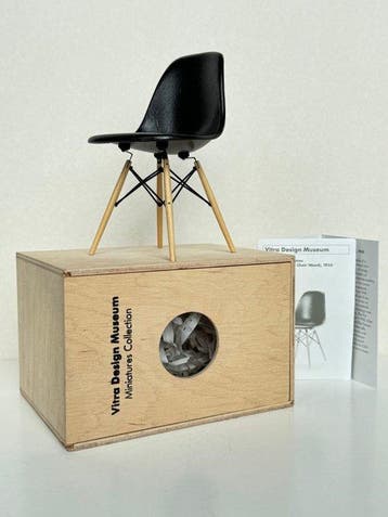 Vitra - Charles and Ray Eames - Stoel - DSW - Hout,