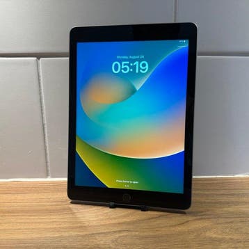 Apple iPad (5th Generation) 128GB Wifi - Mobiele telefoon, Nieuw