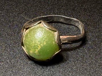 Viking periode Brons Elegante ring met een aantrekkelijke