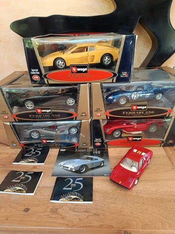Bburago 1:18 - Modelauto (10) - Ferrari, Nieuw