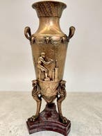 Ferdinand Barbedienne, Jarrón neoclásico en bronce patinado