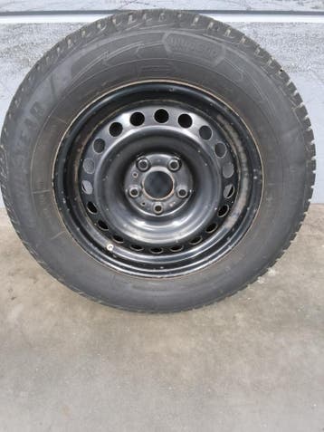 Nissan Qashqai winterset 16 inch Goodyear UltraGrip 7 mm, Auto-onderdelen, Ophalen, 16 inch, Banden en Velgen, Winterbanden