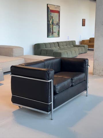 Cassina Le Corbusier LC-2 Set | Zwart leder, Driepersoons, 75 tot 100 cm, Ophalen of Verzenden, Zo goed als nieuw
