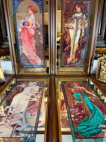 Alphonse Mucha (après) - Wandspiegel (4)- De Vier