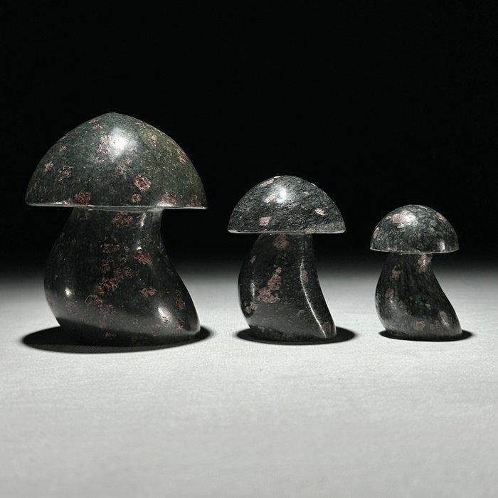 Geen minimumprijs - Prachtige set van 3 ruwe robijn-zoïsite, Antiek en Kunst, Kunst | Designobjecten