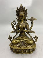 Vierarmige Guanyin, zittend beeld - Koper - Nepal - Eind 20e