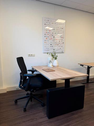 Refurbished Haworth Zody Black - NPR1813 Stoel - Nieuwe Stof, Huis en Inrichting, Verzenden, Zwart, Zo goed als nieuw, Bureaustoel