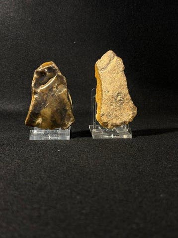 Neolithisch 2 Kernbijltjes / Ruwbouw-bijltjes – Le