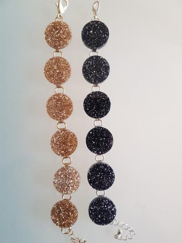 Bow and Crossbones, Glam it Up Glitter Disc Bracelet in Blac, Verzenden, Nieuw