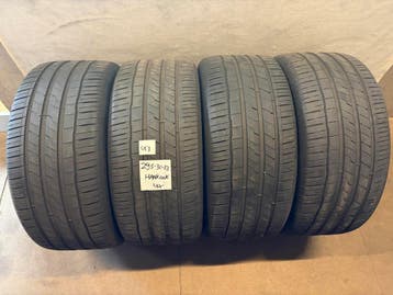 4x Hankook Ventus S1 evo3 SUV - 295/35 R23 - €100 per stuk, Auto-onderdelen, Banden en Velgen, Ophalen, Gebruikt, 295 mm, Overige maten