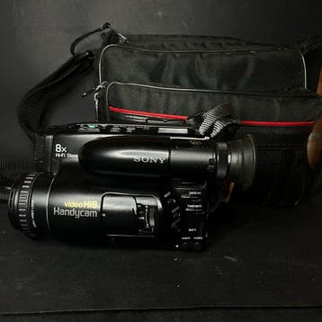 Sony Handycam CCD-TR705E Video8 camera