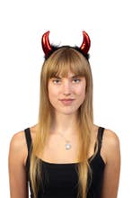 Haarband Hoorns Rood Zwart Dons Duivel Diadeem Halloween Dui, Ophalen of Verzenden, Nieuw, Halloween, Accessoires