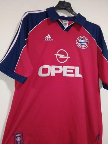 FC Bayern München - Duitse voetbal competitie - 2000 -, Nieuw